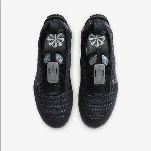 Nike Air VaporMax Flyknit Black Size 6.5Y